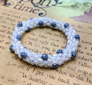 Continuous pebbles bangle - LINEN WHITE and DENIM BLUE