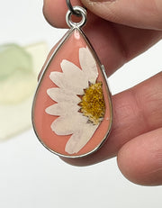 Real Flowers in Resin Pendant - Daisy over Mauve • Silver Frame