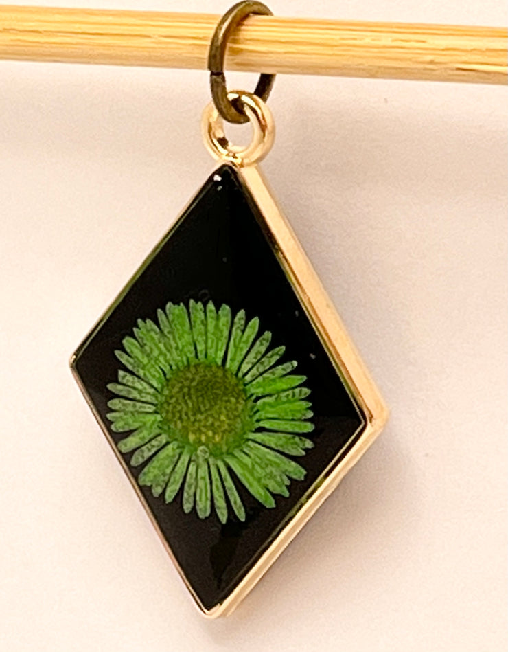 Real Flowers in Resin Pendant - 💚 Green Flower over Black Resin • Gold Frame