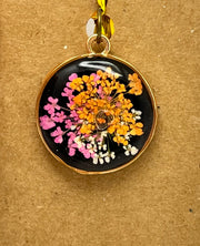 Real Flowers in Resin Pendant - 💖🧡🤍Queen Ann Lace Flowers over Black Resin • Gold Frame