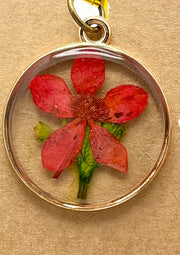 Real Flowers in Resin Pendant - Red flower 🌺 in Clear Resin, Gold Frame