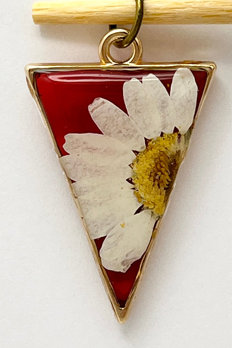 Real Flowers in Resin Pendant - Daisy 🤍 over Translucent Red Resin ❤️• Gold Frame