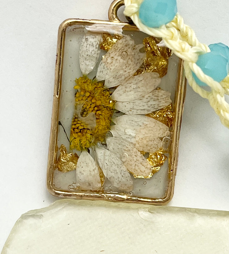 Real Flowers in Resin Necklace (short/choker) - Cream and Light Blue | Gold Frame