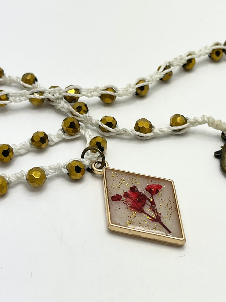 Real Flowers in Resin Necklace (short/choker) - Red Flowers ♥️ cream, gold | Gold Frame