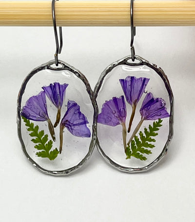 Real Flowers EARRINGS 💜 Purple and Green 💚 in Clear Resin 🤍 Silver Frame