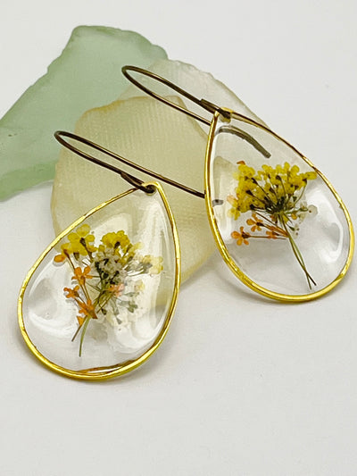 Real Flowers EARRINGS 💛🧡 Yellow and Orange flowers in 🤍 Clear Resin • Gold Frame