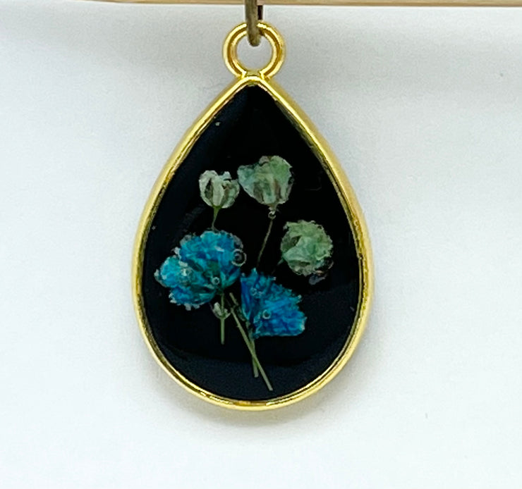 Real Flowers in Resin Pendant - 💙Flower over Black Resin • Gold Frame