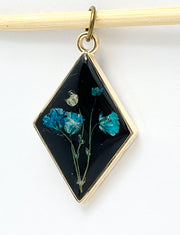 Real Flowers in Resin Pendant - 💙Flower over Black Resin • Gold Frame