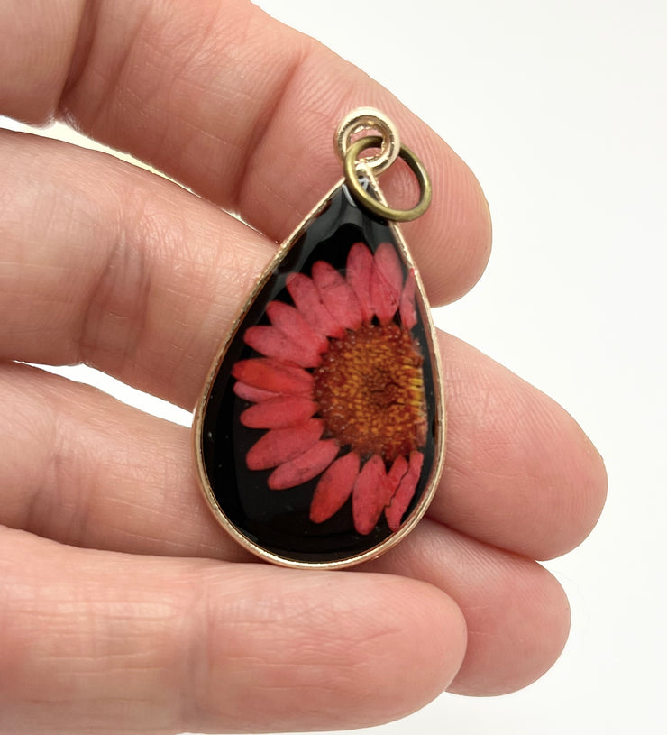 Real Flowers in Resin Pendant - Red Daisy ♥️ over Black 🖤, Gold Frame