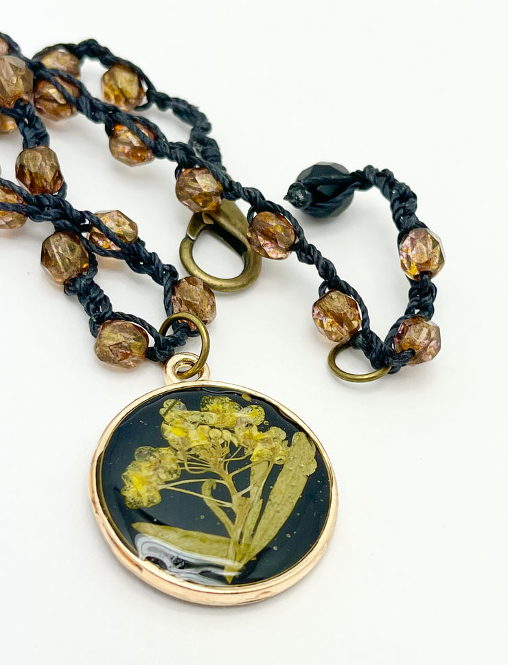 Real Flowers in Resin Necklace (short/choker) - Yellow Flowers 💛💚 over Black 🖤| Gold Frame