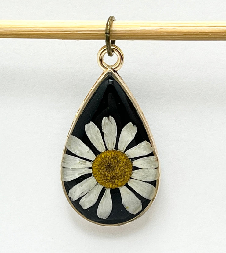 Real Flowers in Resin Pendant -  Echinacea flower over Black Resin • Gold Frame