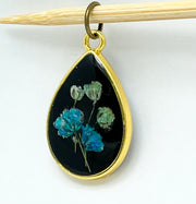 Real Flowers in Resin Pendant - 💙Flower over Black Resin • Gold Frame