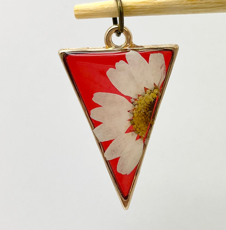 Real Flowers in Resin Pendant - Daisy 🤍 over Translucent Red Resin ❤️• Gold Frame