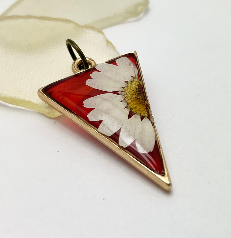 Real Flowers in Resin Pendant - Daisy 🤍 over Translucent Red Resin ❤️• Gold Frame